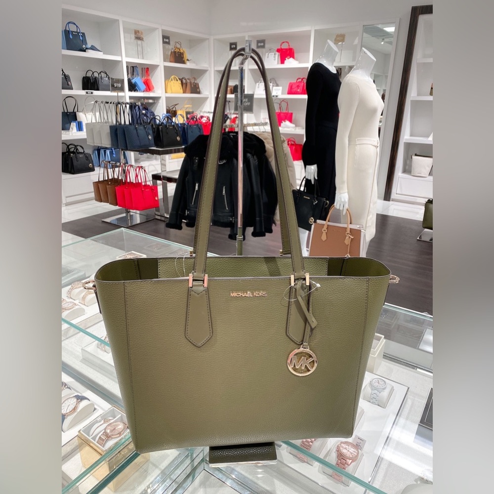 Michael Kors- Kimberly Tote- Excellent condition